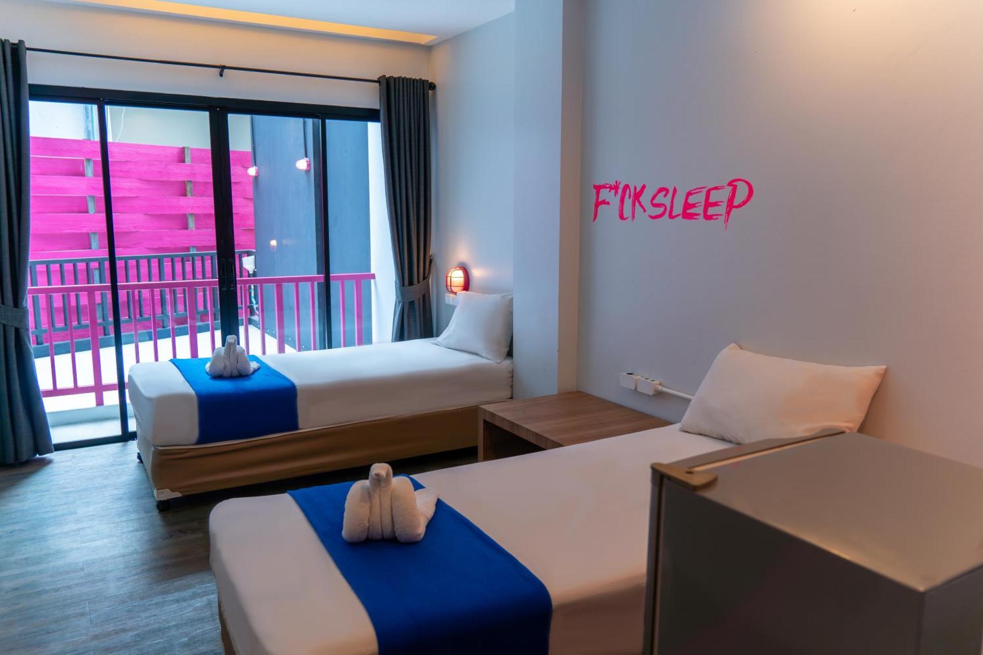 Slumber Surf Phuket Kata Hostel Екстериор снимка