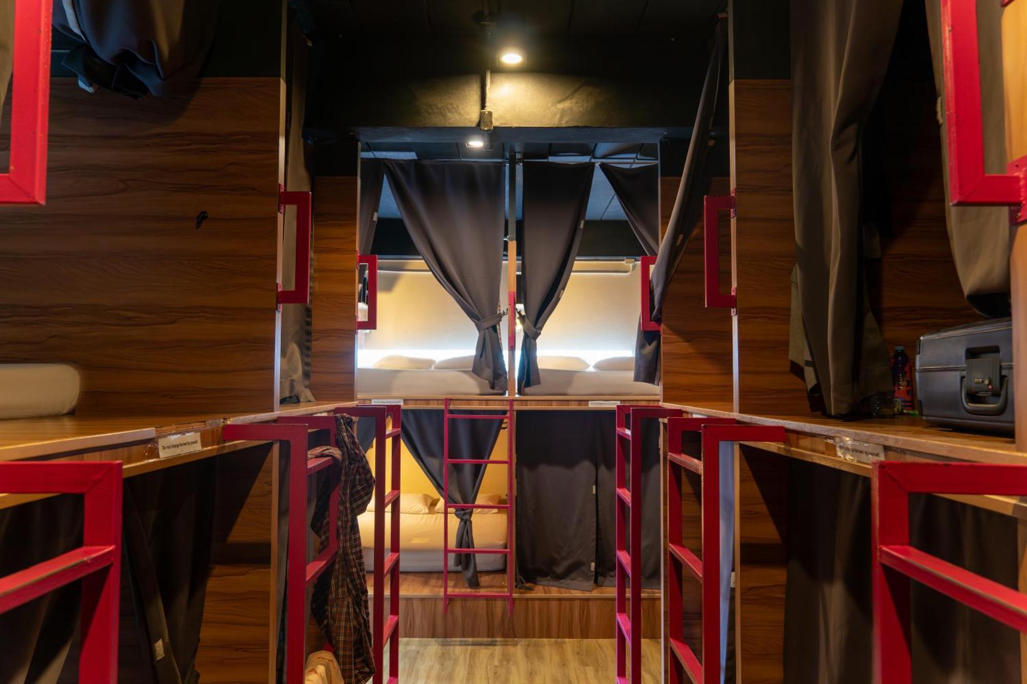 Slumber Surf Phuket Kata Hostel Екстериор снимка