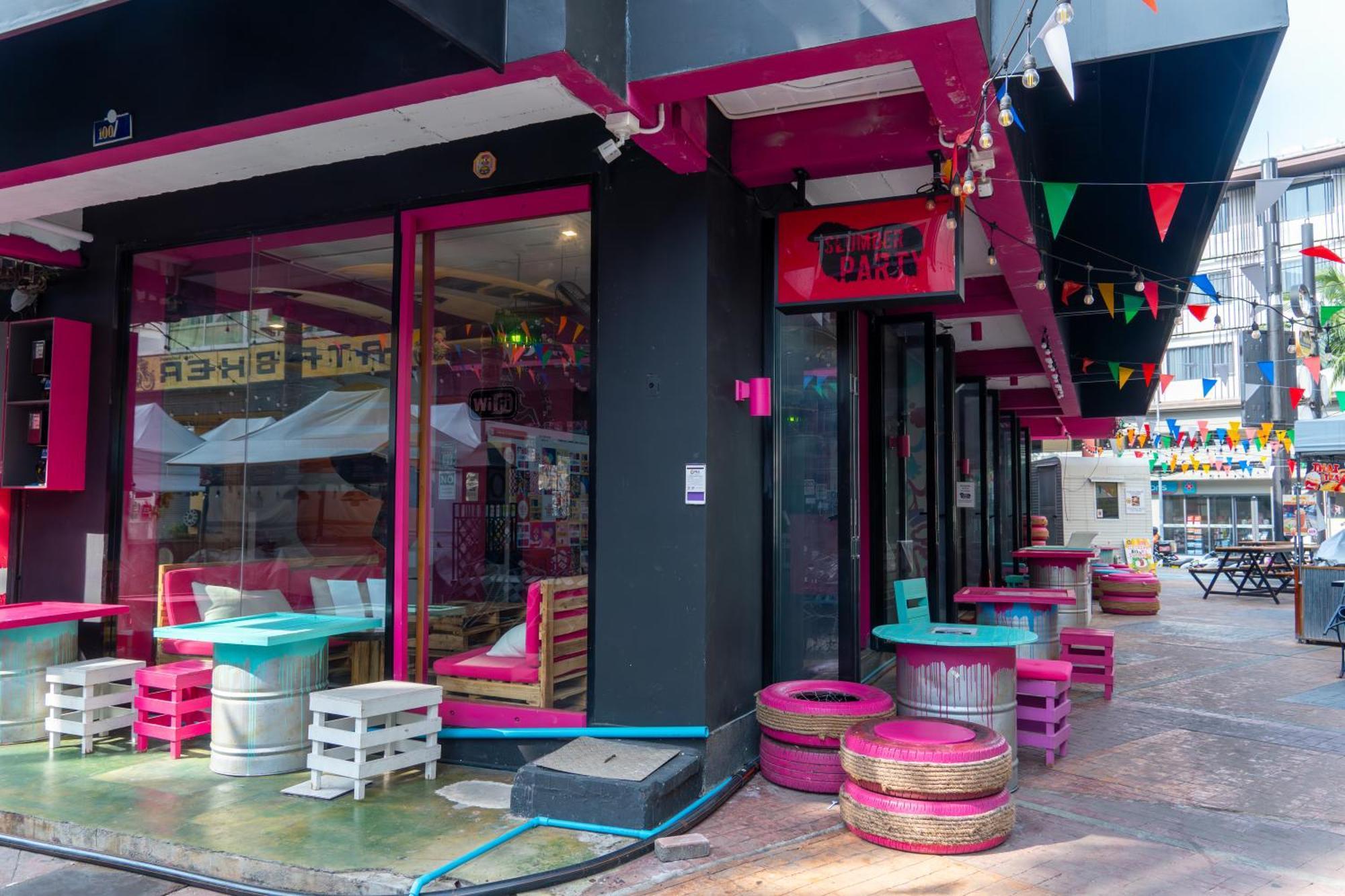 Slumber Surf Phuket Kata Hostel Екстериор снимка