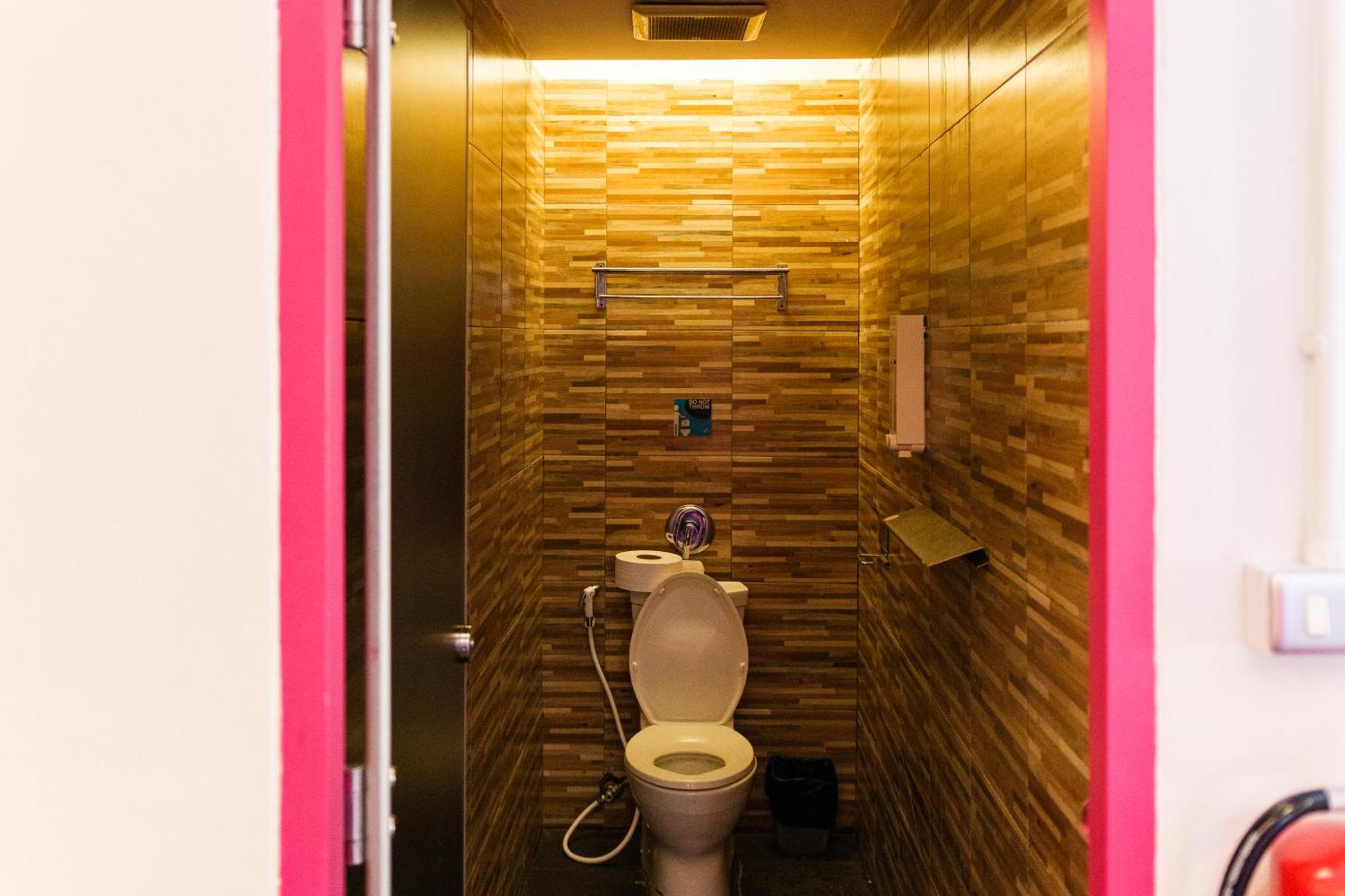 Slumber Surf Phuket Kata Hostel Екстериор снимка